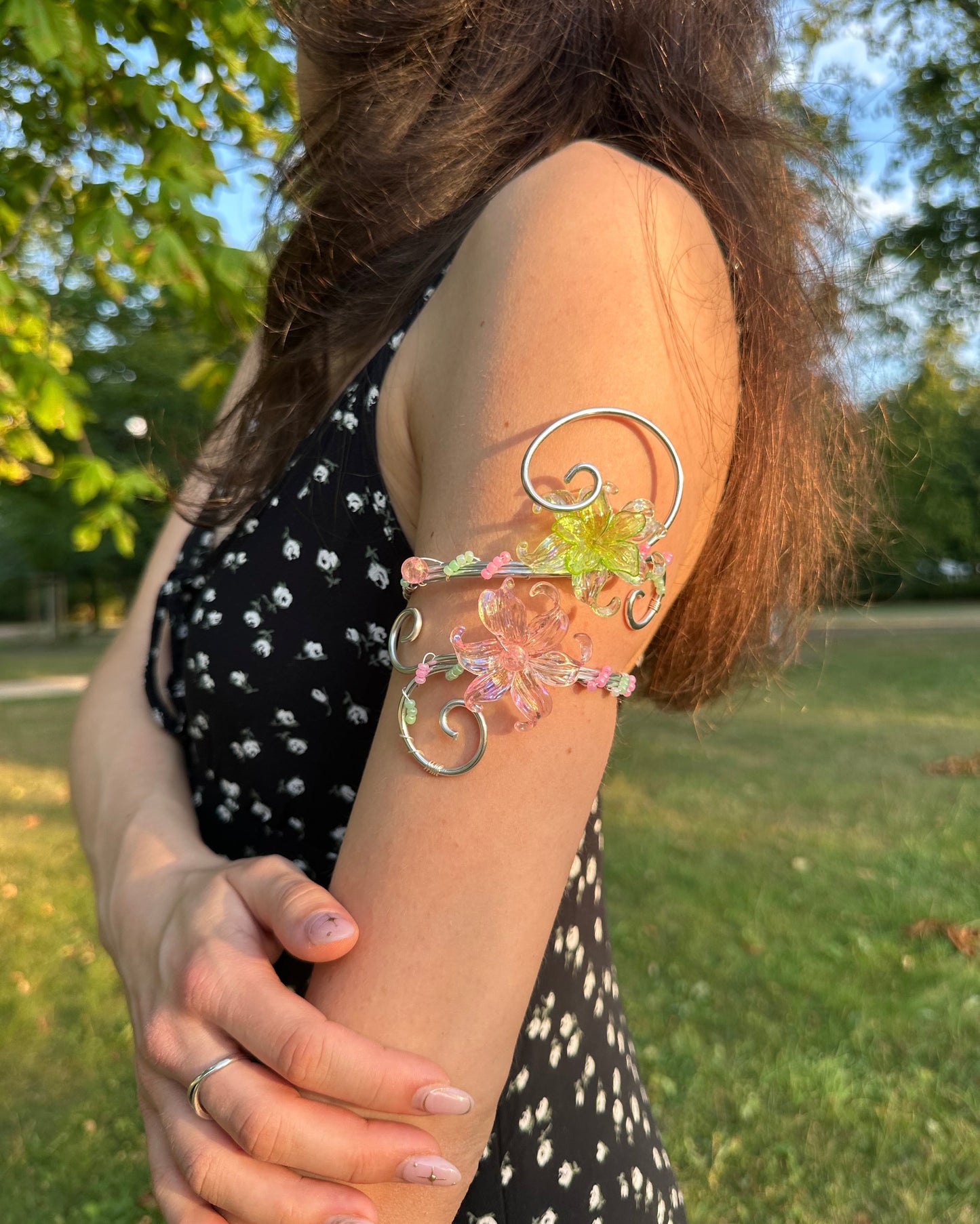 Oberarmreif Silber 'Mavie' – Handgemachter Fairycore Arm Cuff