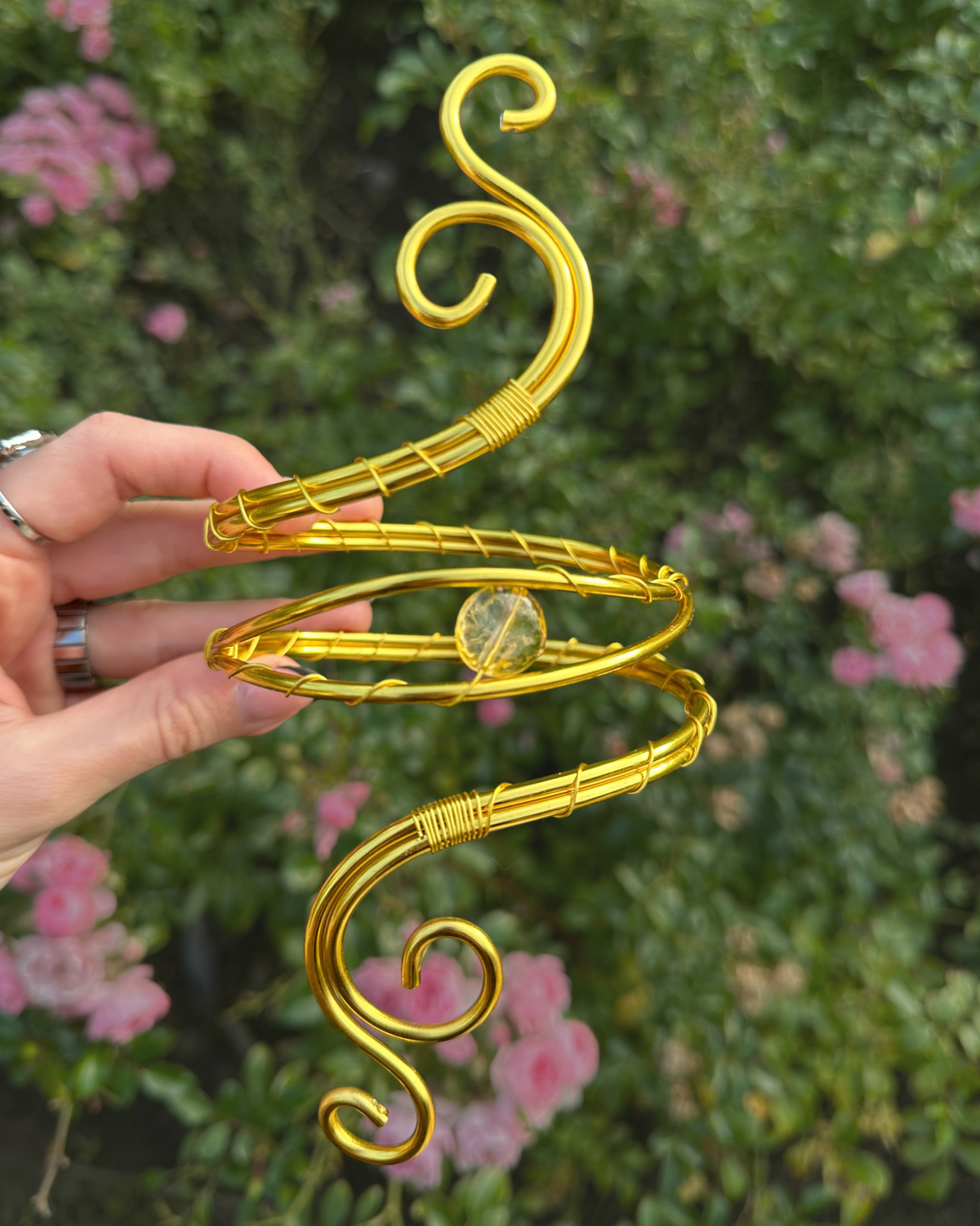 Oberarmreif Golden 'Gracia' – Handgemachter Arm Cuff Jewelry