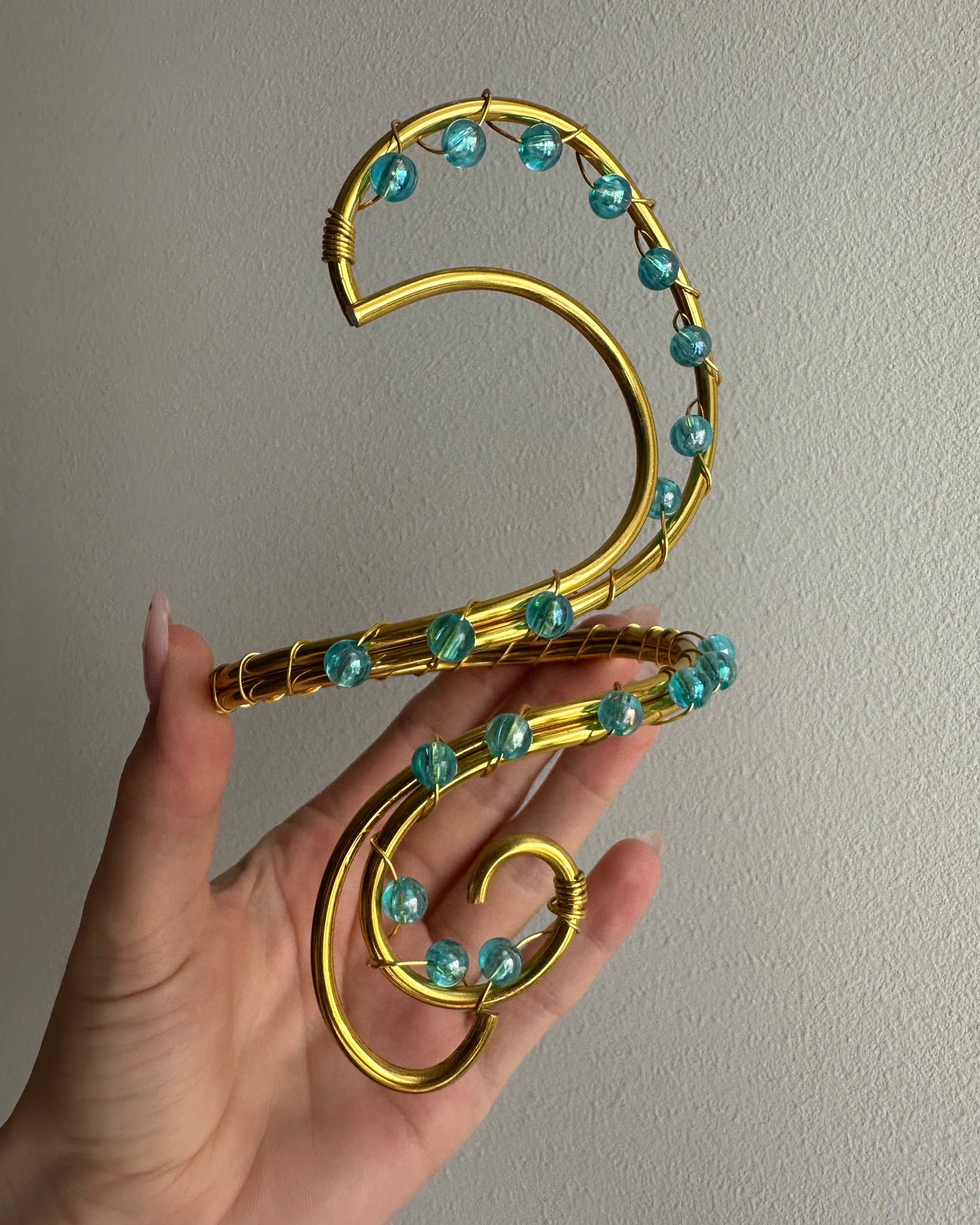 Oberarmreif Gold 'Ocean' – Handgemachter Fairycore Arm Cuff Jewelry