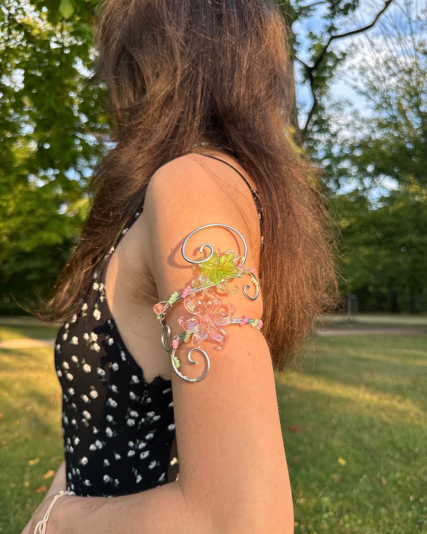Oberarmreif Silber 'Mavie' – Handgemachter Fairycore Arm Cuff