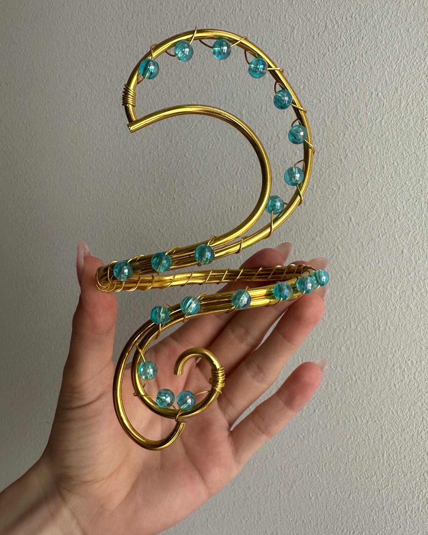 Oberarmreif Gold 'Ocean' – Handgemachter Fairycore Arm Cuff Jewelry
