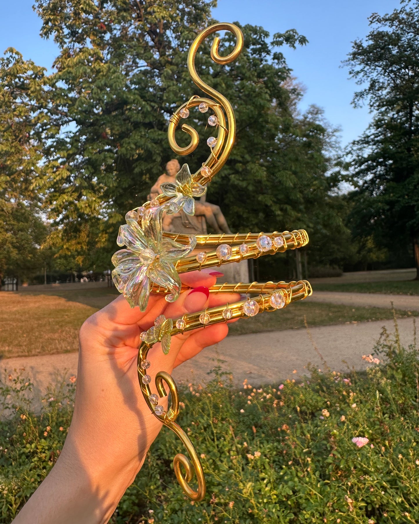 Oberarmreif Gold 'Tiara' – Handgemachter Fairycore Arm Cuff Jewelry