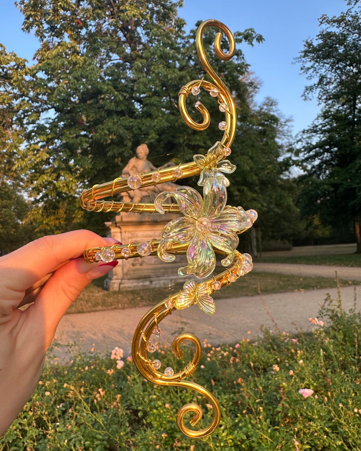 Oberarmreif Gold 'Tiara' – Handgemachter Fairycore Arm Cuff Jewelry
