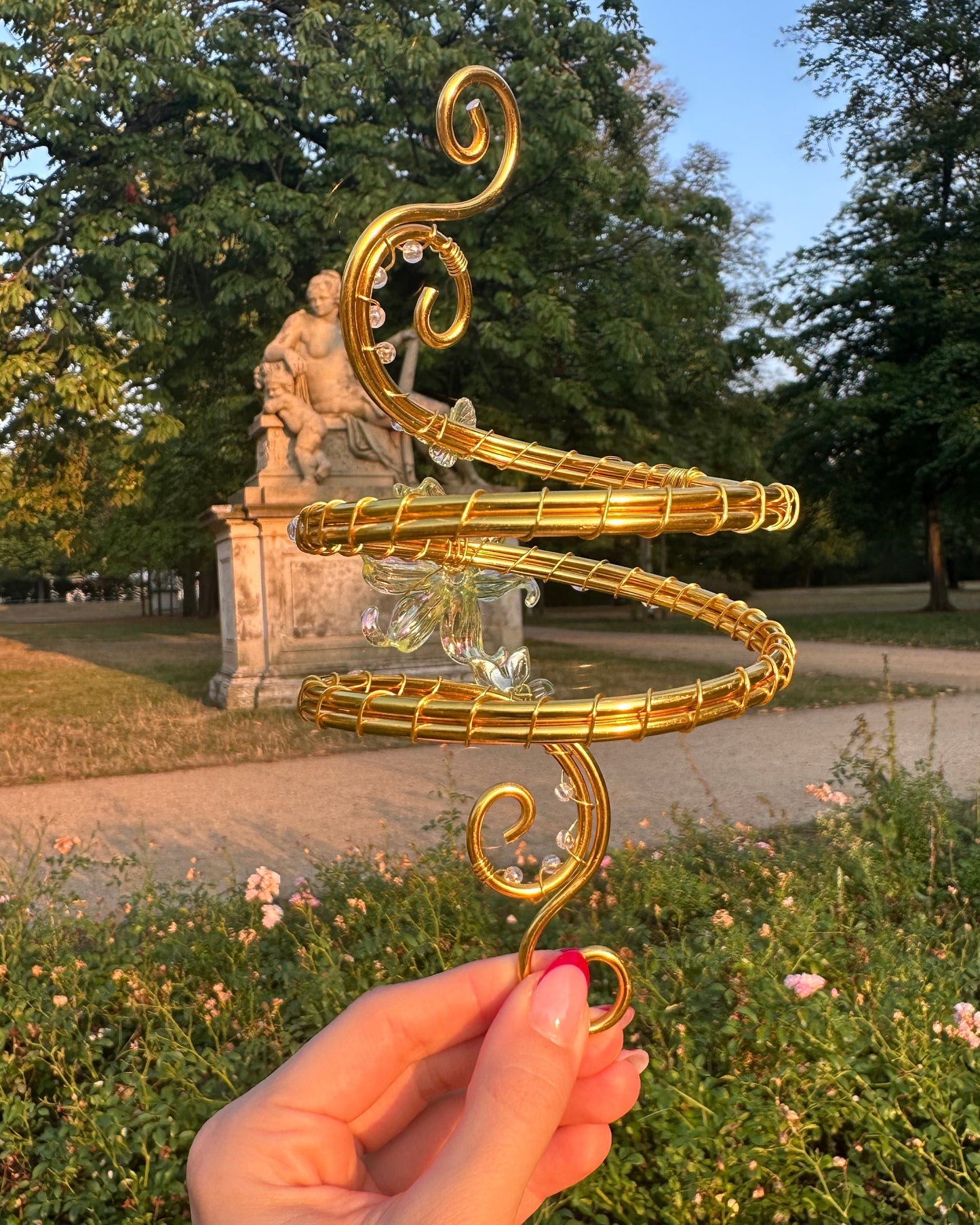 Oberarmreif Gold 'Tiara' – Handgemachter Fairycore Arm Cuff Jewelry