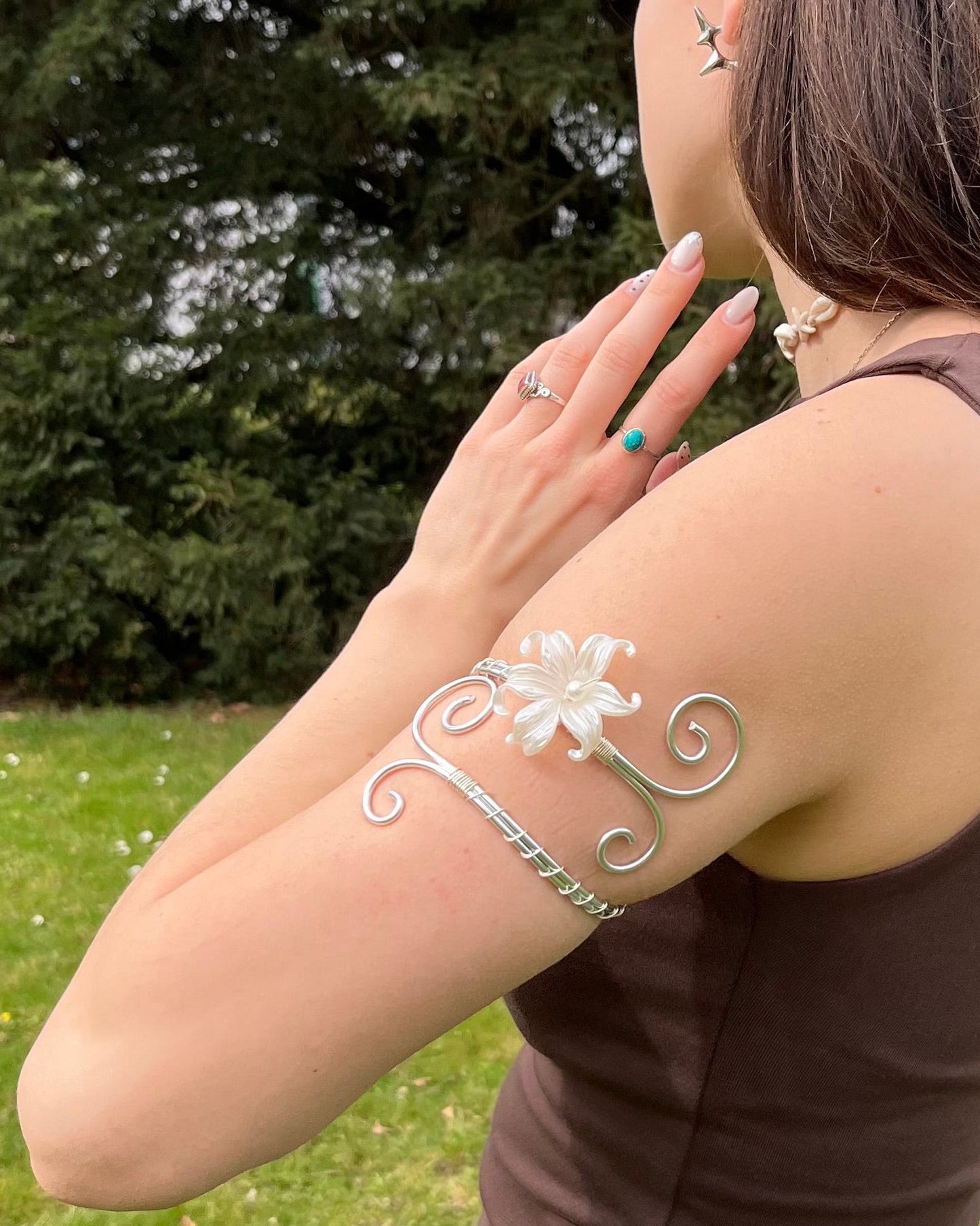 Oberarmreif Silber 'Elena' – Handgemachter Fairycore Arm Cuff
