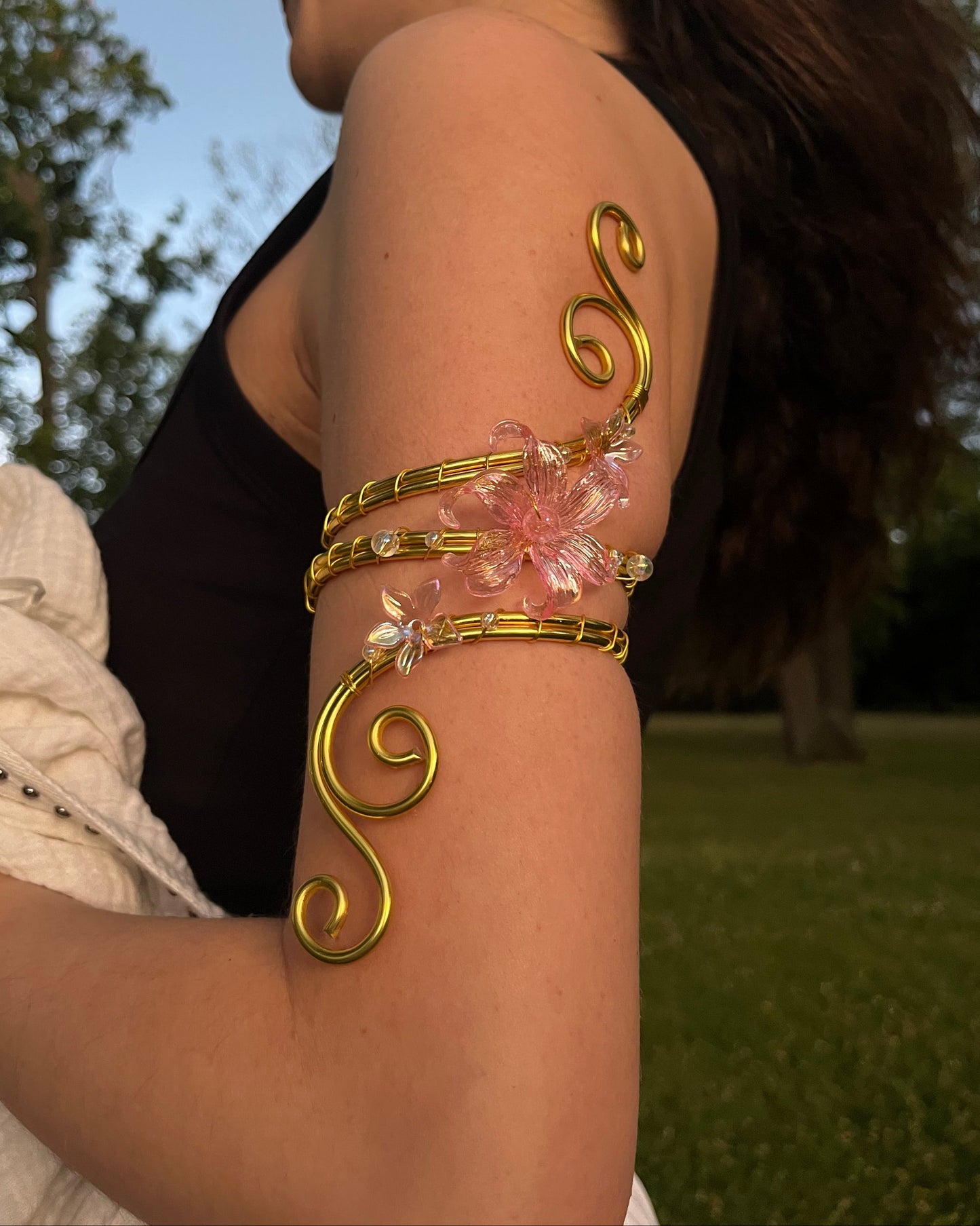 Oberarmreif Gold 'Luna' – Handgemachter Fairycore Arm Cuff Jewelry