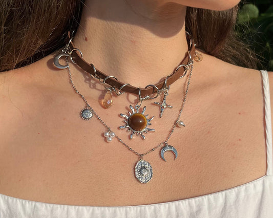 Mehrlagige Choker Kette aus Edelstahl im Witchcore Style
