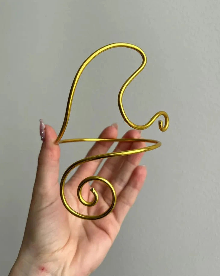 Golden Upper Arm Bangle 'Wavy'