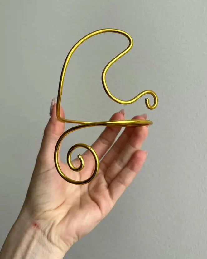 Golden Upper Arm Bangle 'Wavy'
